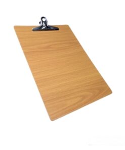 TABLA MADERA CON PINZA A4